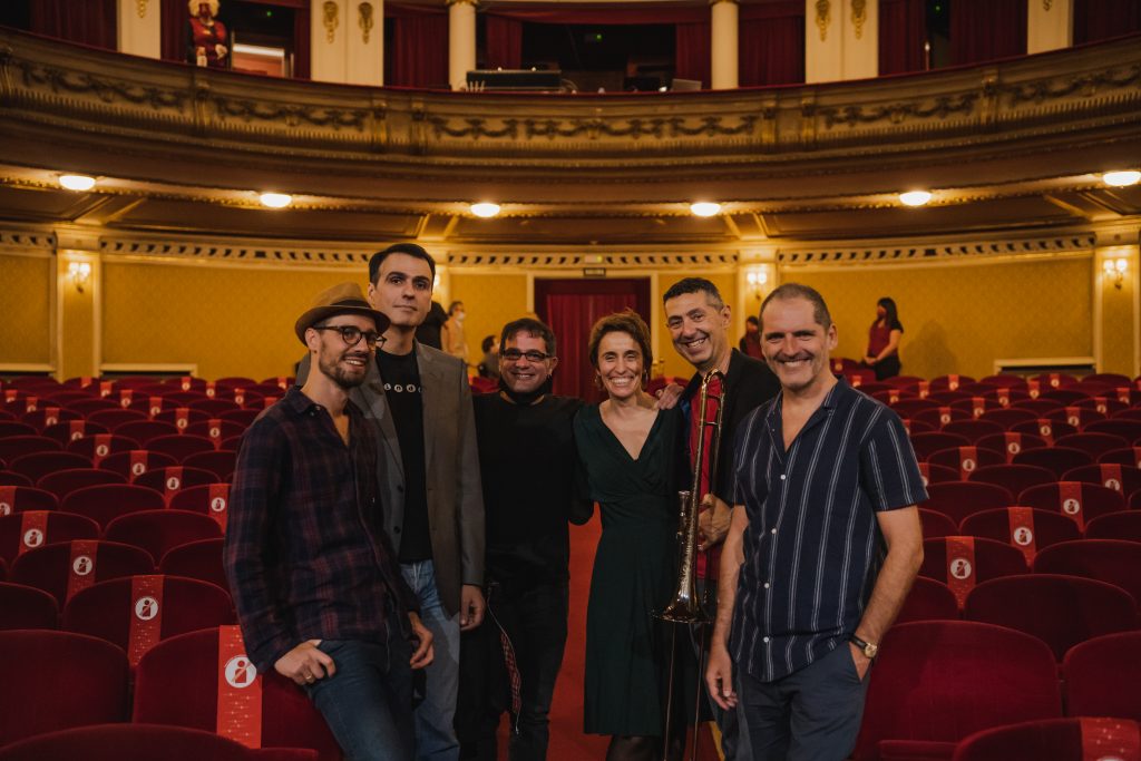 Imagen del Equipo (The New Jazz Collective, Belatz y Martina Cabanas) en el teatro Gayarre